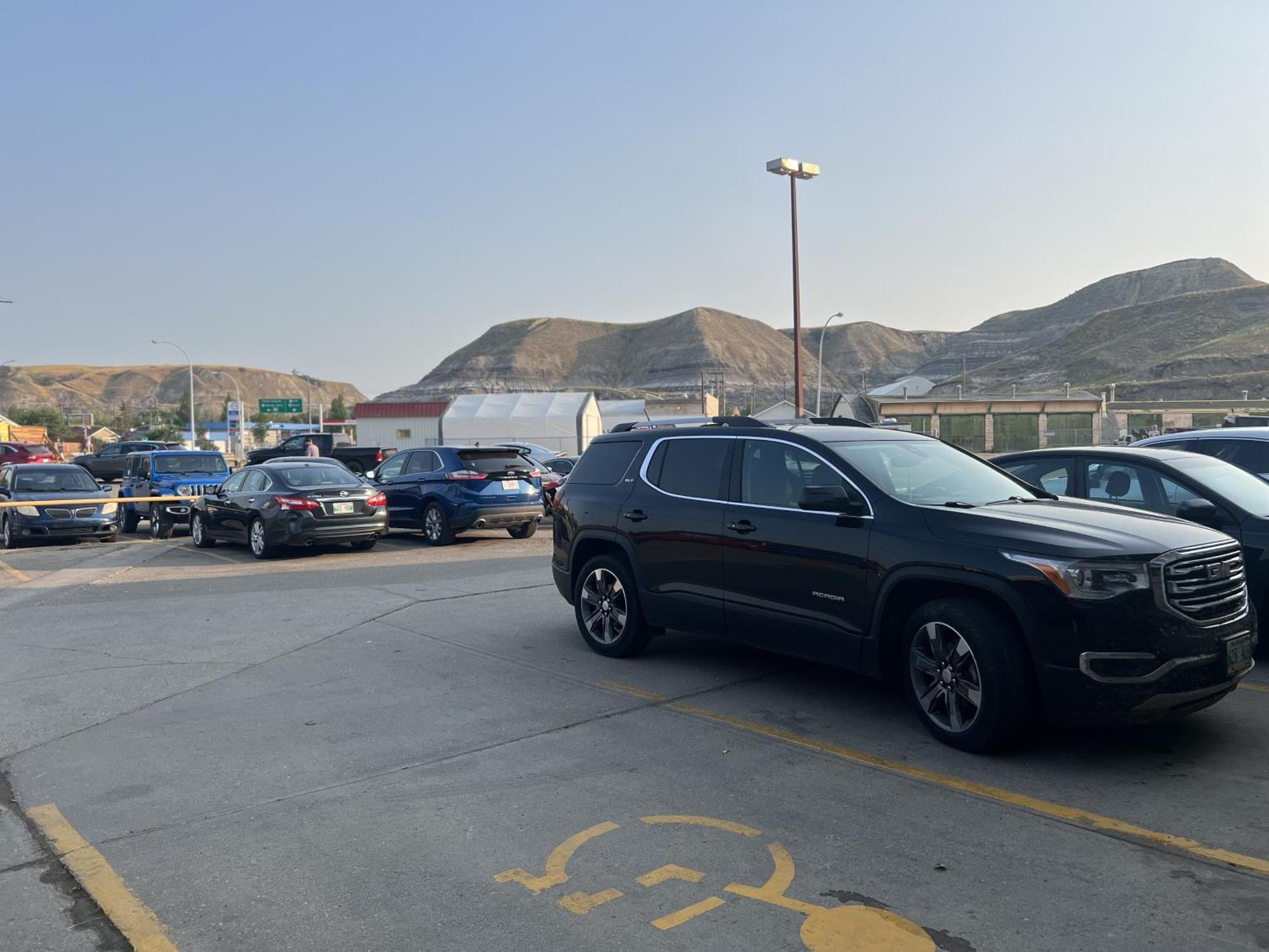 Travelodge By Wyndham Drumheller Ab Exterior photo