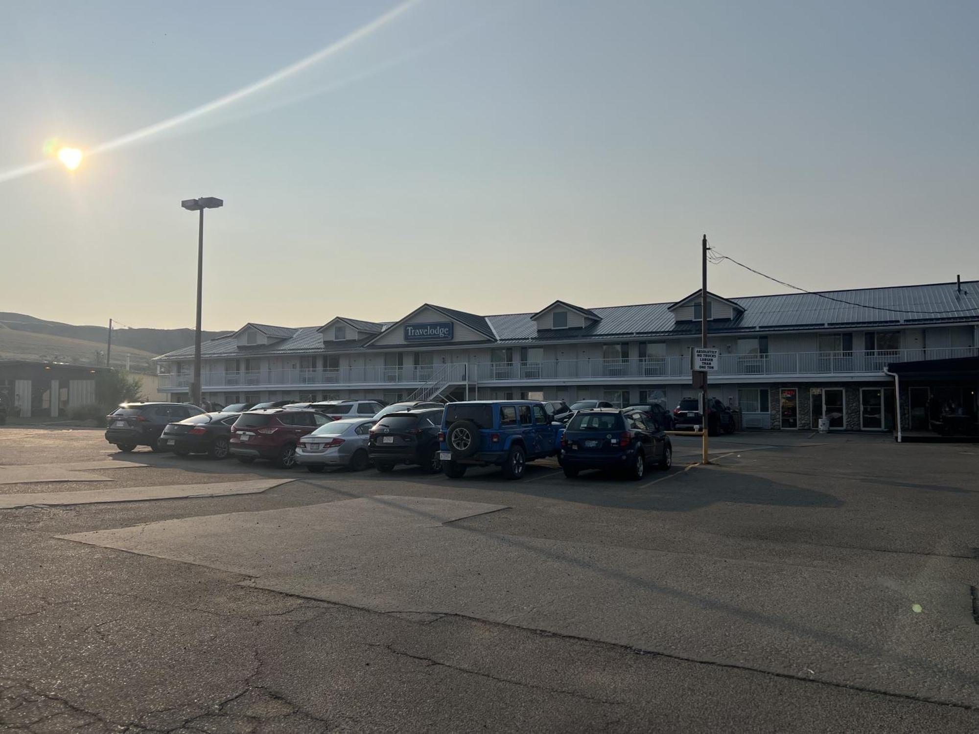 Travelodge By Wyndham Drumheller Ab Exterior photo