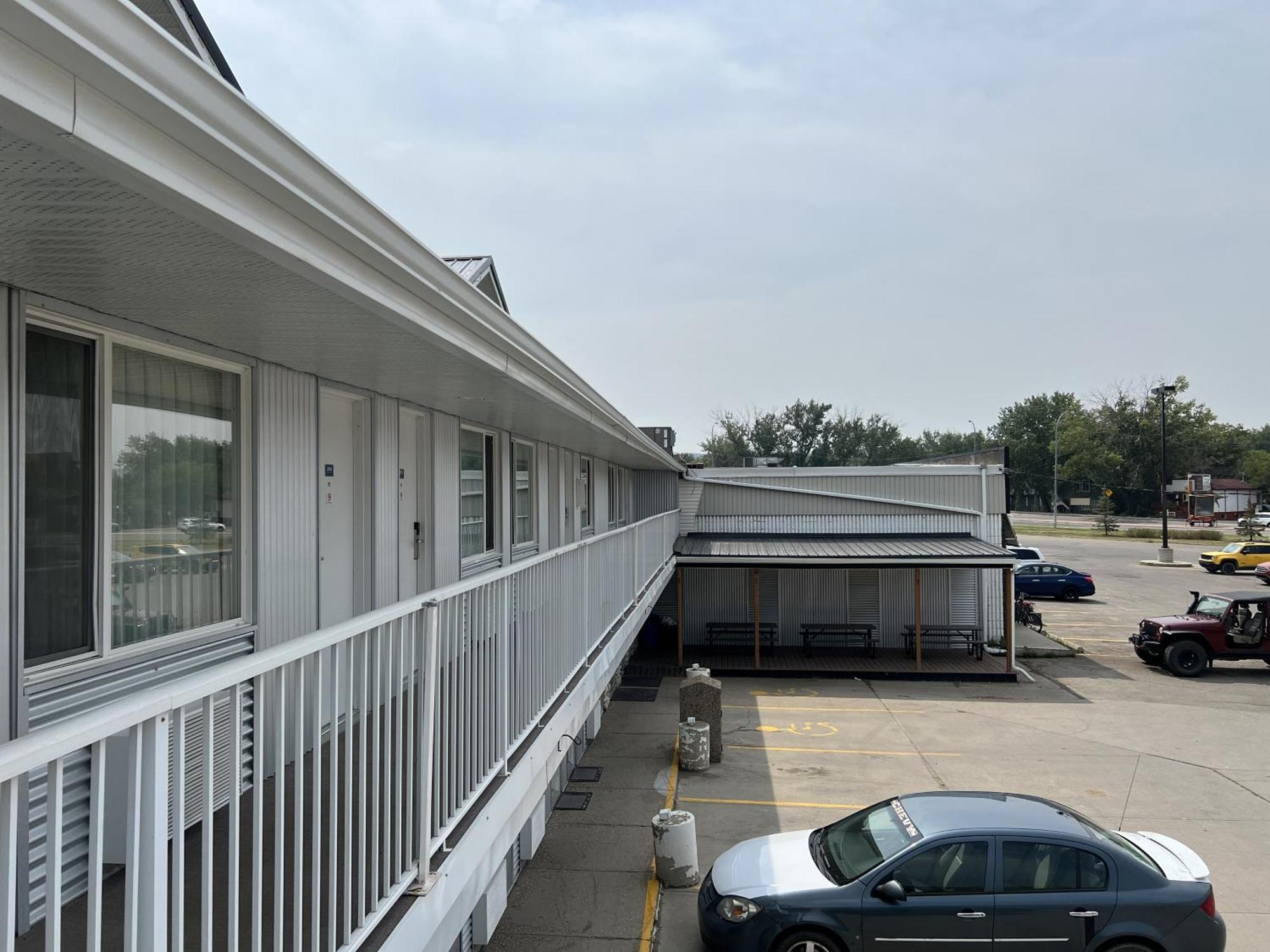 Travelodge By Wyndham Drumheller Ab Exterior photo